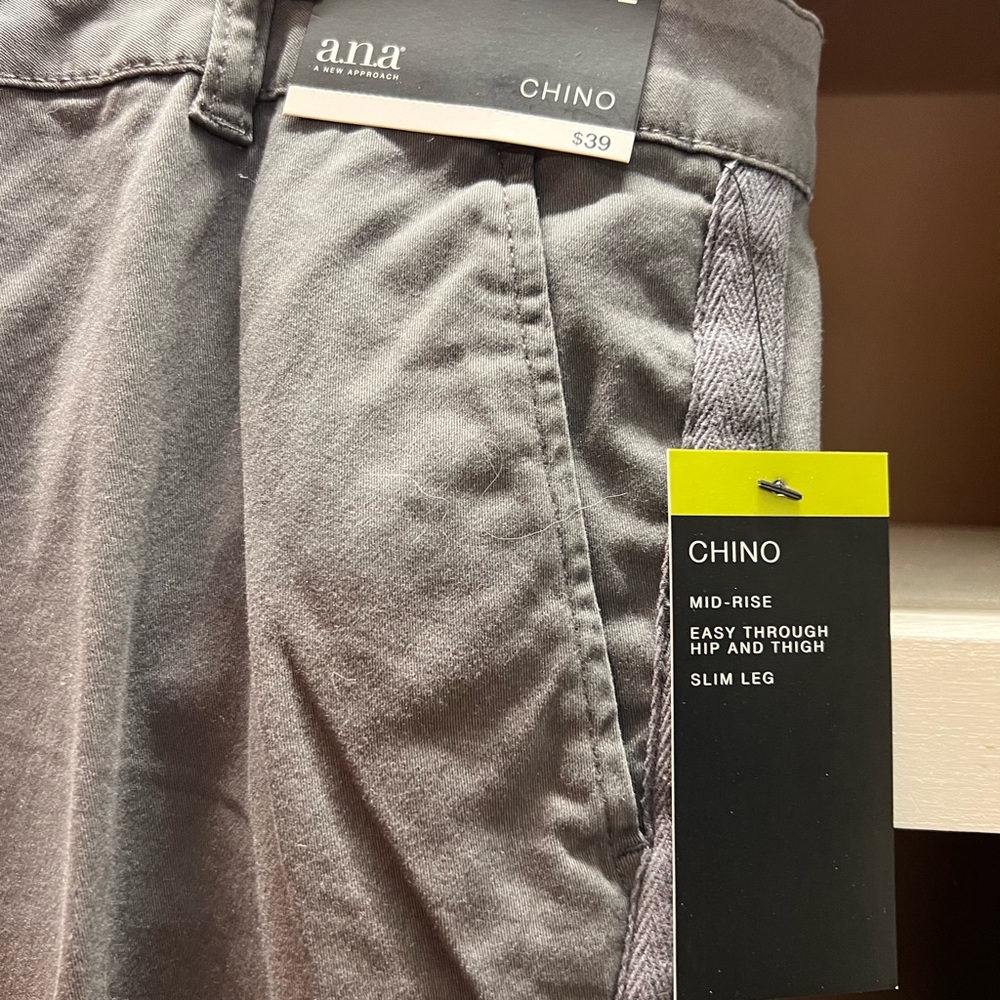 ANA tan chinos NWT